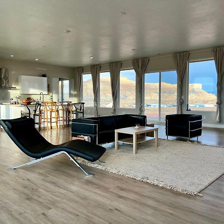 Page Arizona Border Town- Grand Serenity Room With Mesa Views Big Water Buitenkant foto
