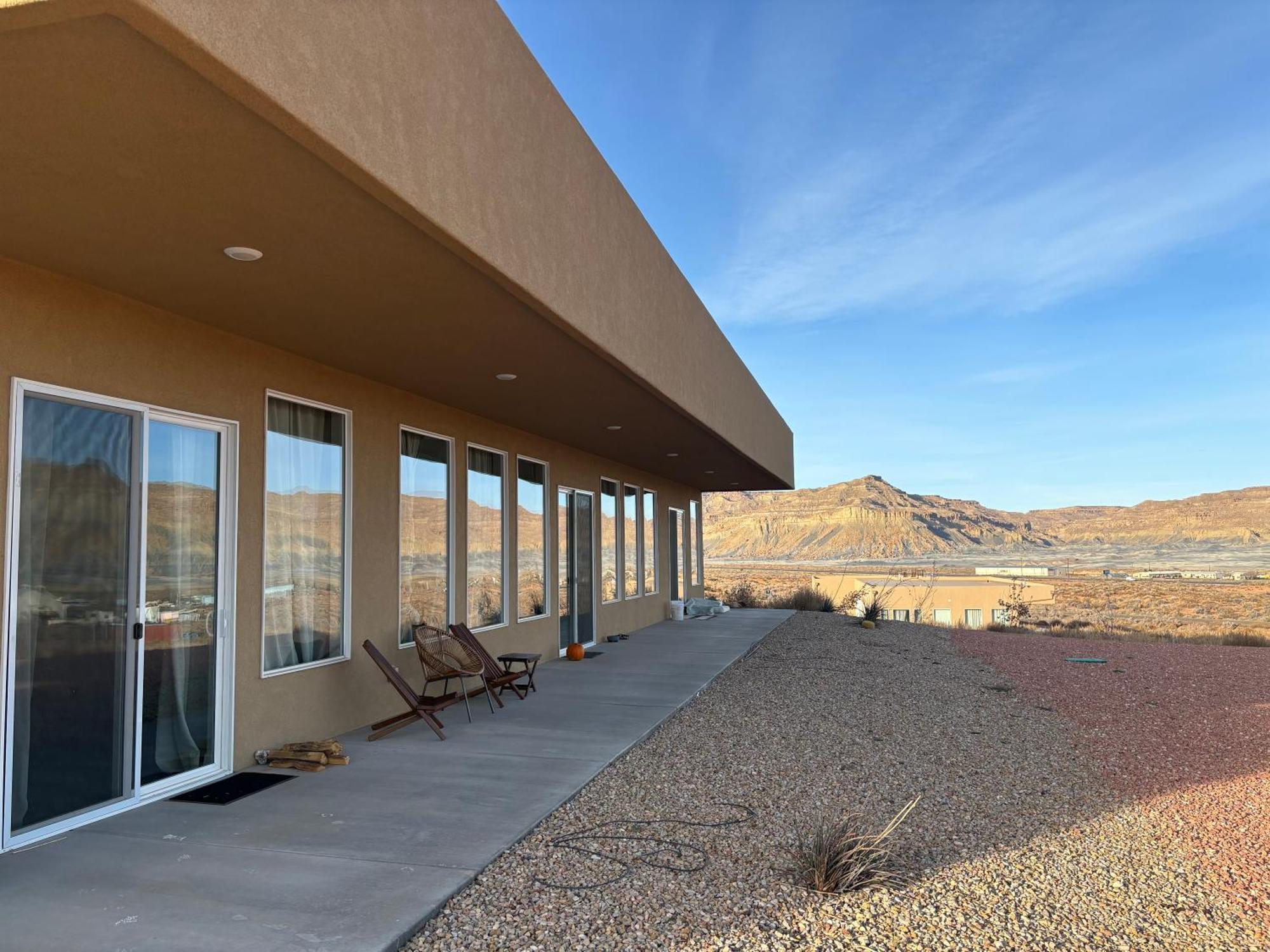 Page Arizona Border Town- Grand Serenity Room With Mesa Views Big Water Buitenkant foto